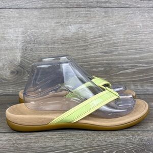 Vionic Tide II Women’s Sz 9 Lime Green Yellow Leather Slip On Thong Sandals